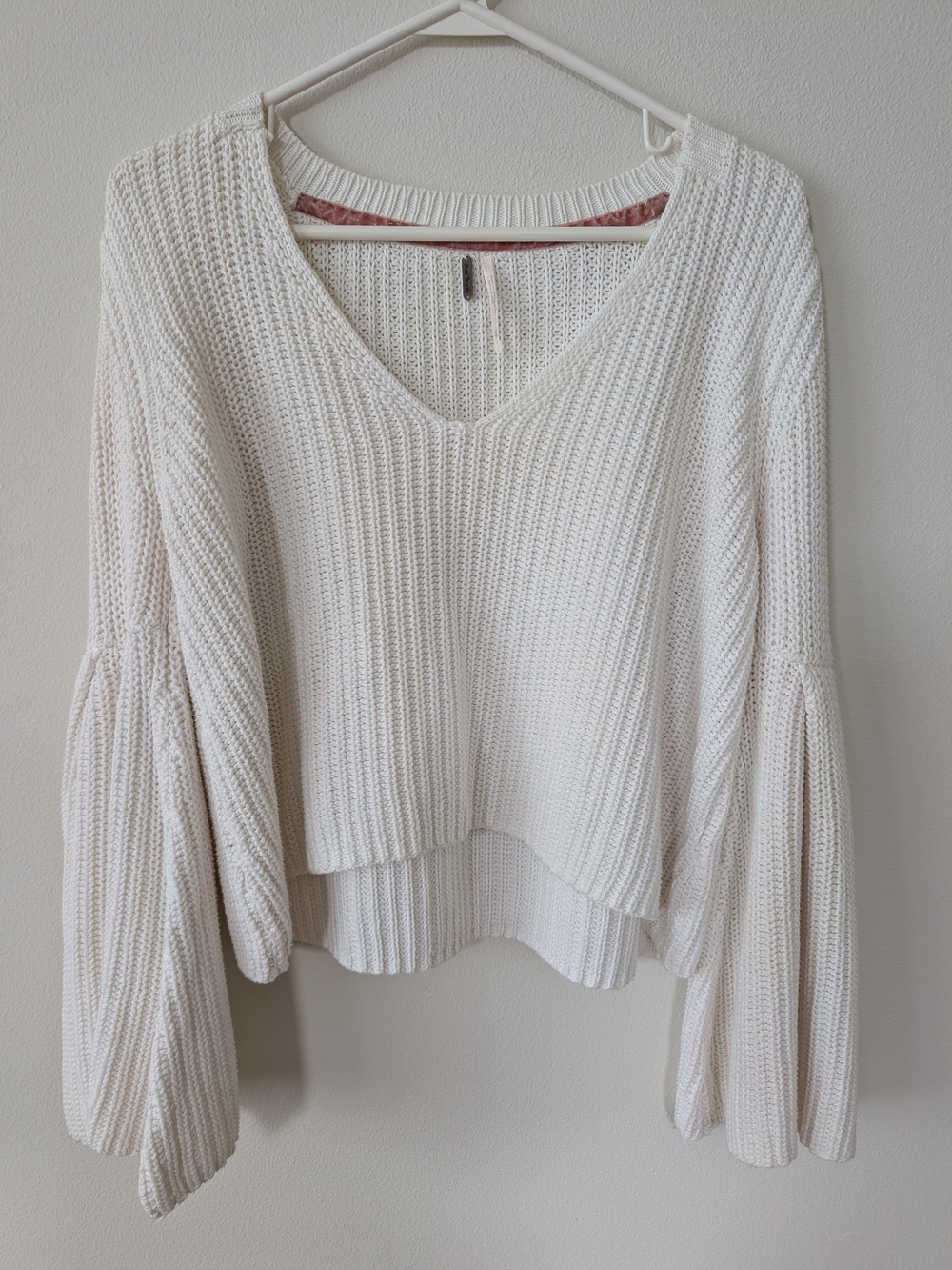 Free People Women's Cream V-Neck Knit Sweater XS